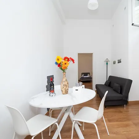 Smart Rent Nel Cuore Di 1 Da Letto Nyaraló
